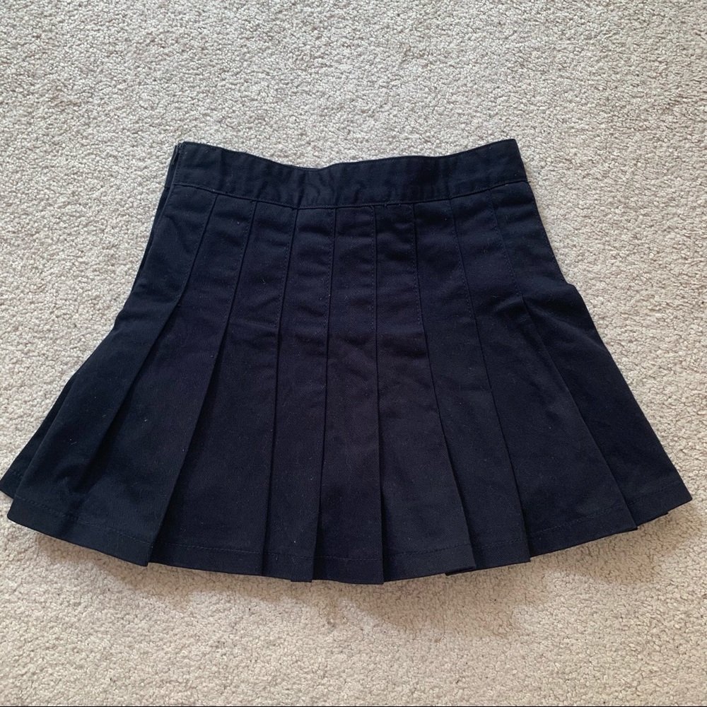 Brandy Melville Pleated skirt with attached shorts